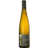 The domaine emphasizes sustainable and organic methods in the vineyard, ensuring that the wines are produced with minimal environmental impact. This approach includes using natural pest control methods, composting, and minimizing chemical use.