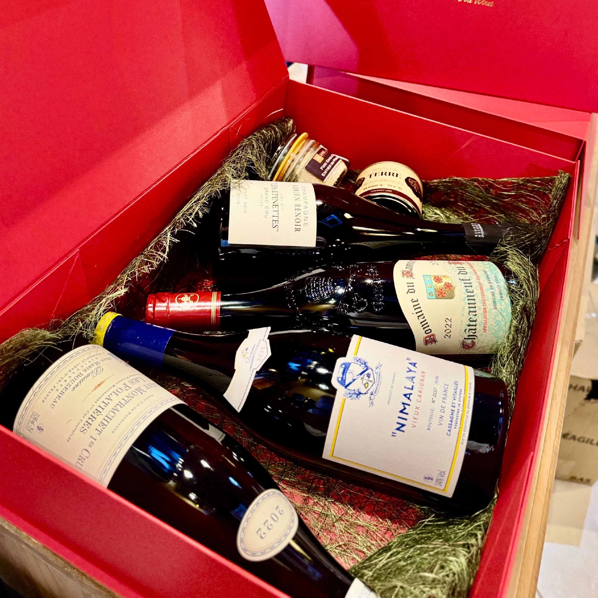 Discover our exclusive ‘Grand Master’ gift box from Baron Max Wines is the perfect gift for wine and food lovers. 