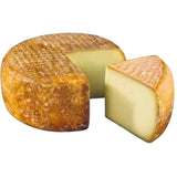 Ossau-Iraty 6 Months, Fromage AOP Pays Basque, Fromage au lait de brebis, Fromage de caractère, Fromage basque affiné, Fromage artisanal, Fromage pour raclette, Fromage terroir français, Acheter fromage en ligne, Fromage gourme. Ossau-Iraty 6 Months, an AOP cheese from the Basque Country and Béarn, aged for 6 months to achieve a firm yet creamy texture. This sheep’s milk cheese reveals subtle hazelnut aromas and a rich, well-balanced flavor. Perfect for a cheese platter, raclette, or a gourmet tasting exper